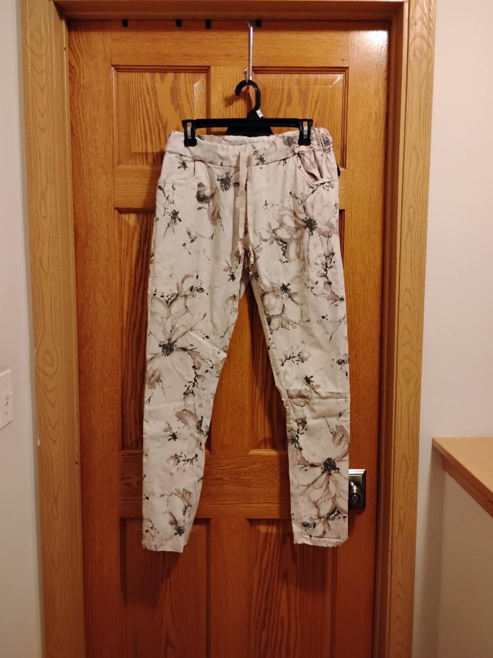 Venti6 Size M Crinkle Jogger Pants Light Pink Floral Design